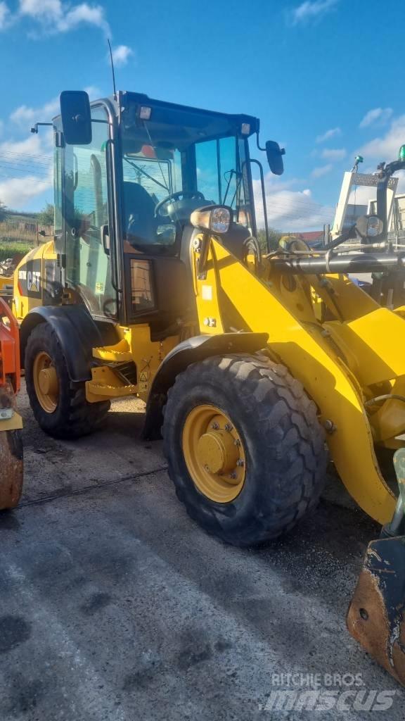 CAT 907M Chargeuse sur pneus