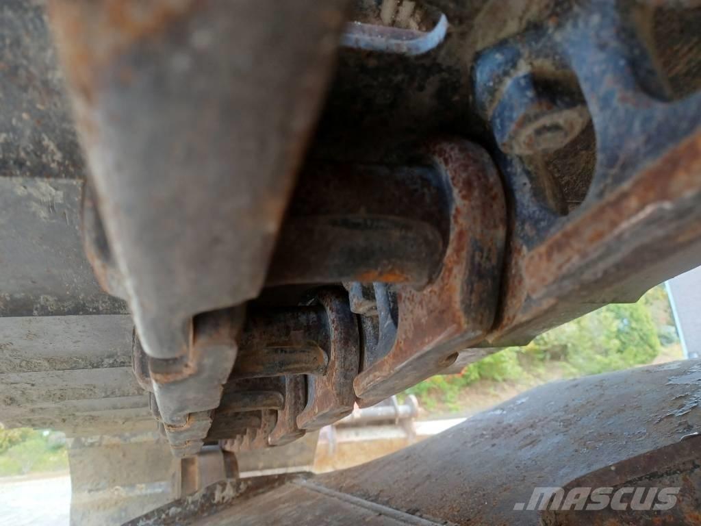 Hitachi ZX 135 US-6 Pelle sur chenilles