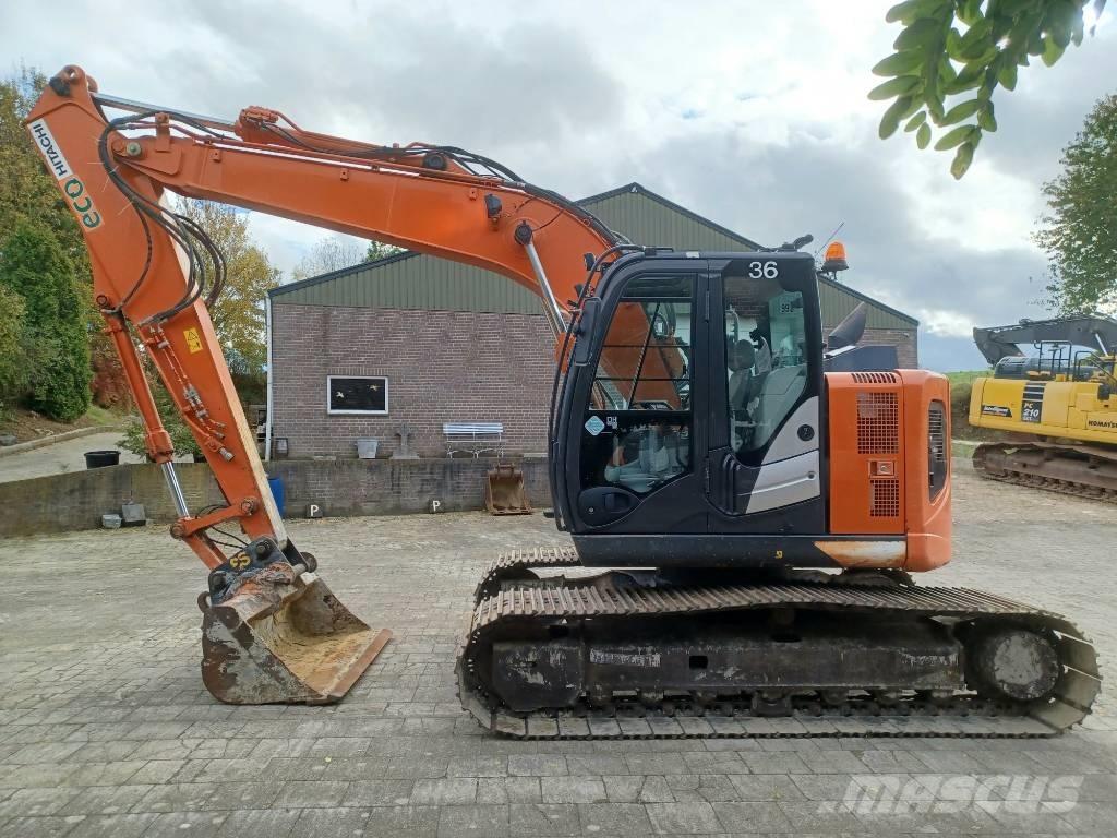 Hitachi ZX 135 US-6 Pelle sur chenilles