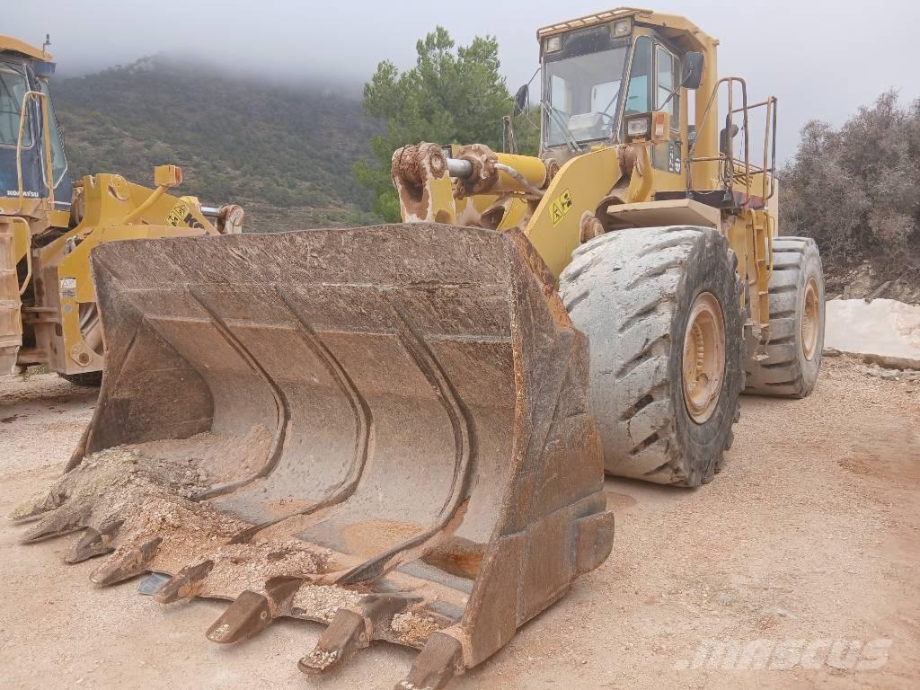 Komatsu WA 600-1 Chargeuse sur pneus