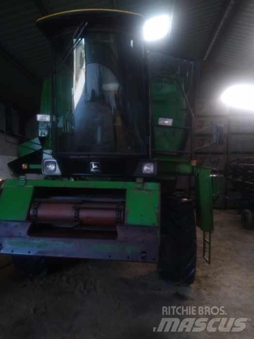 John Deere 1065 Moissonneuse batteuse