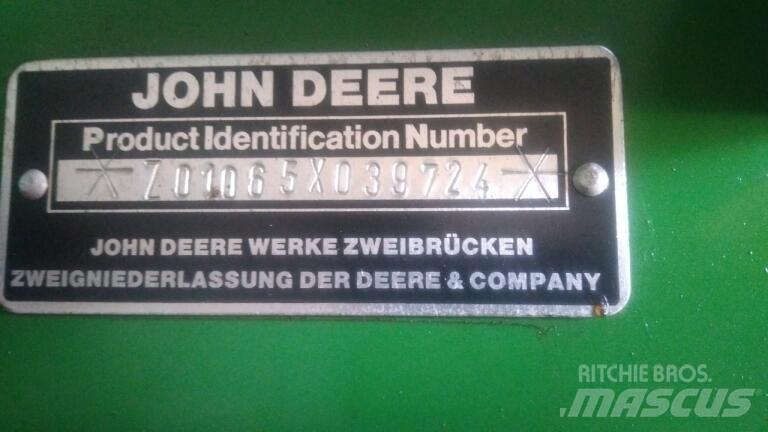 John Deere 1065 Moissonneuse batteuse