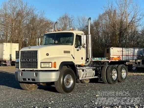 Mack CL733 Tracteur routier
