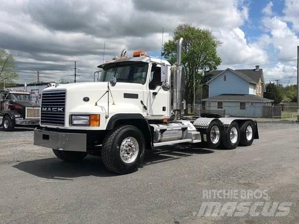 Mack CL733 Tracteur routier