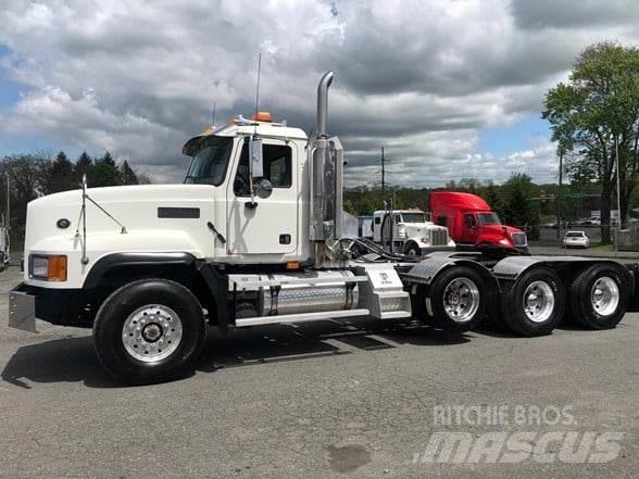 Mack CL733 Tracteur routier