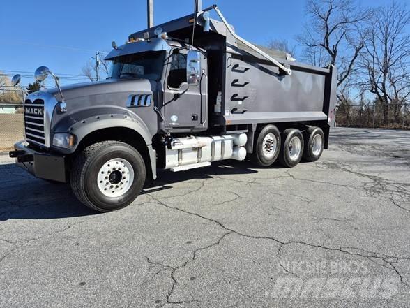Mack GRANITE 64FR Camion benne