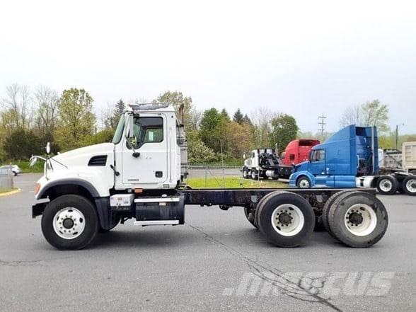 Mack GRANITE CV713 Châssis cabine