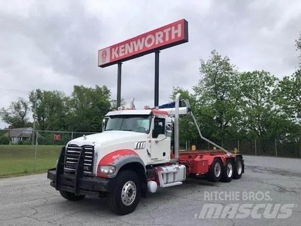 Mack GRANITE GU713 Camion poubelle