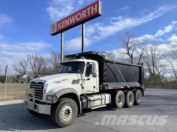 Mack GRANITE GU713 Camion benne