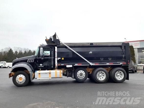 Mack GRANITE GU713 Camion benne