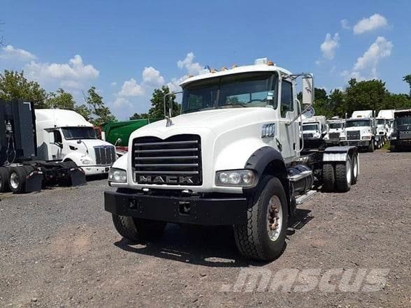 Mack GRANITE GU713 Tracteur routier
