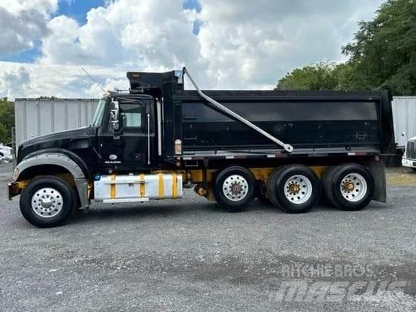 Mack GRANITE GU713 Camion benne