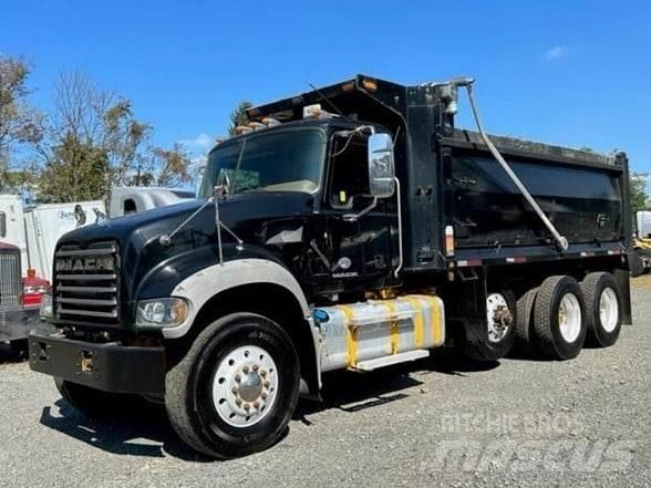 Mack GRANITE GU713 Camion benne