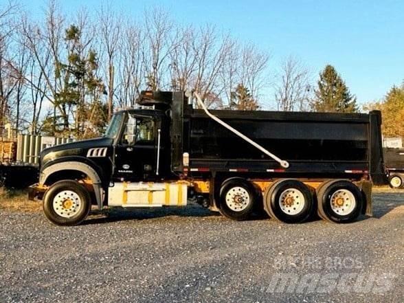 Mack GRANITE GU713 Camion benne