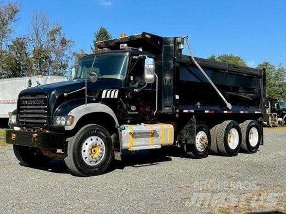 Mack GRANITE GU713 Camion benne