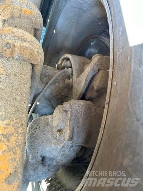 Mack GRANITE GU713 Camion benne