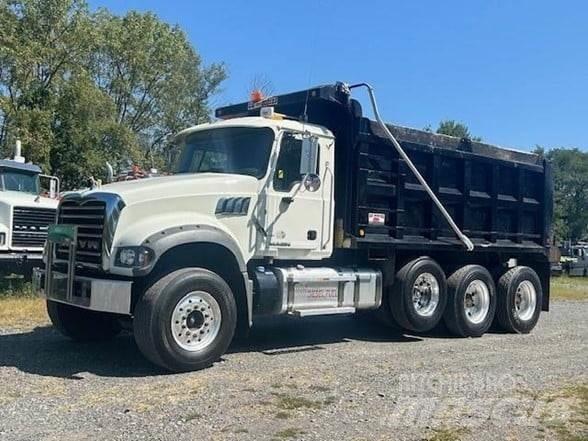 Mack GRANITE GU713 Camion benne