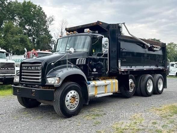 Mack GRANITE GU713 Camion benne