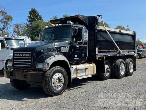 Mack GRANITE GU713 Camion benne