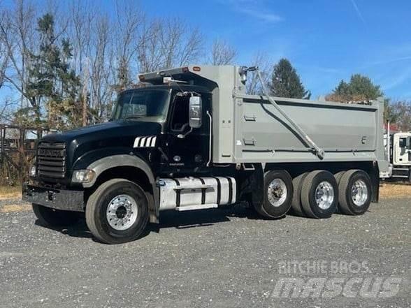 Mack GRANITE GU713 Camion benne