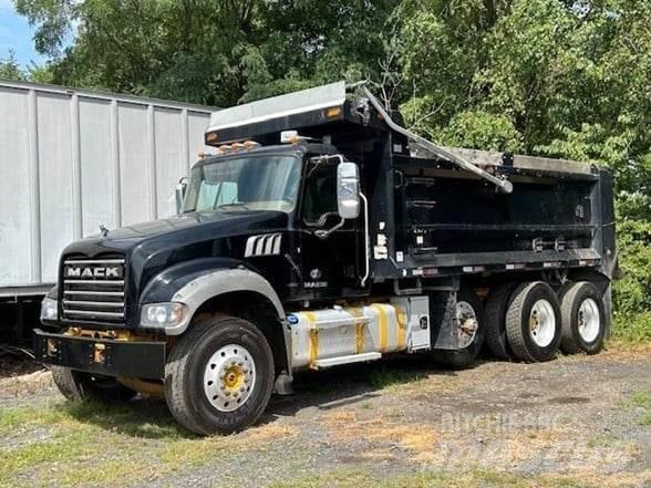 Mack GRANITE GU713 Camion benne