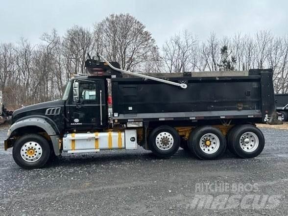 Mack GRANITE GU713 Camion benne
