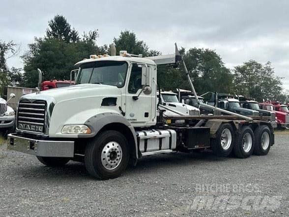 Mack GRANITE GU813 Camion poubelle