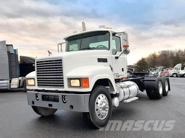 Mack PINNACLE CHU613 Tracteur routier