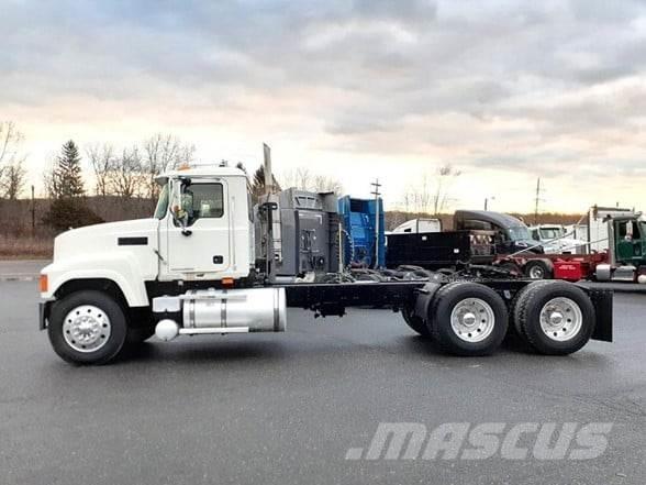 Mack PINNACLE CHU613 Tracteur routier