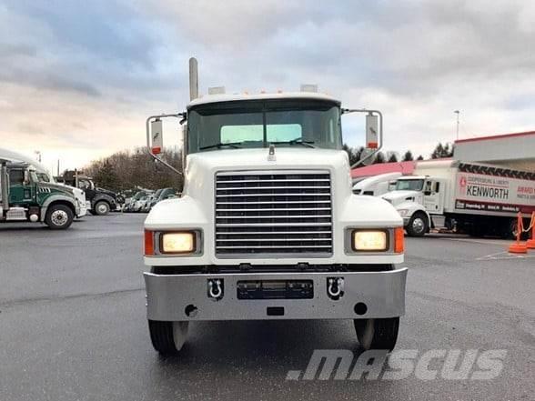 Mack PINNACLE CHU613 Tracteur routier