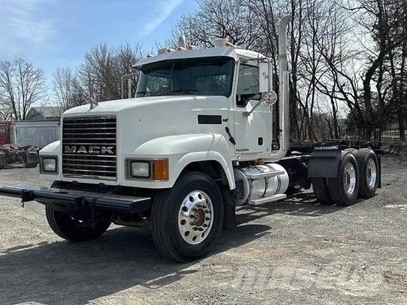 Mack PINNACLE CHU613 Tracteur routier