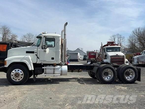 Mack PINNACLE CHU613 Tracteur routier