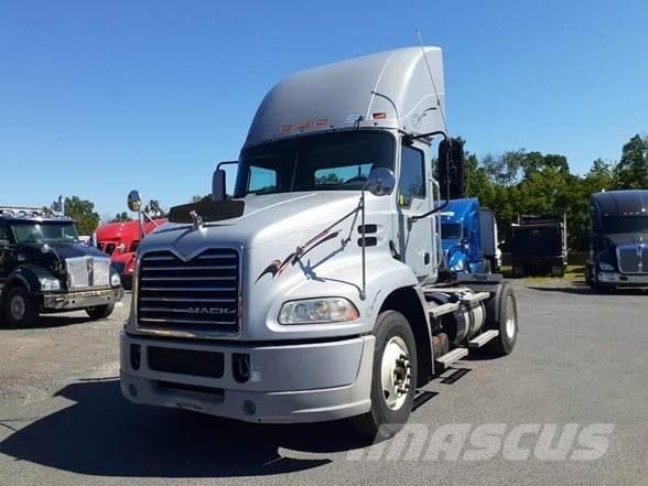 Mack PINNACLE CXU612 Tracteur routier