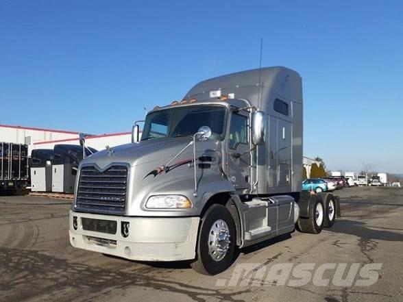 Mack PINNACLE CXU613 Tracteur routier