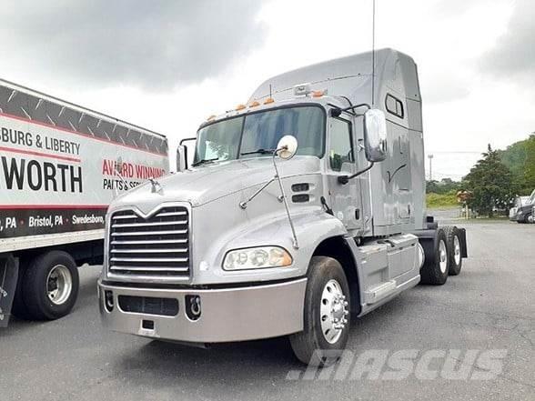Mack PINNACLE CXU613 Tracteur routier