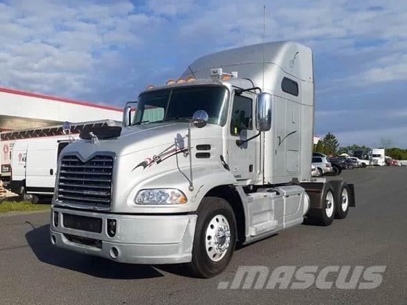 Mack PINNACLE CXU613 Tracteur routier