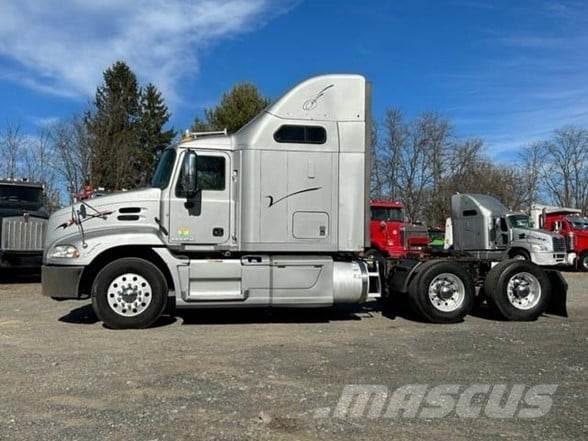 Mack PINNACLE CXU613 Tracteur routier