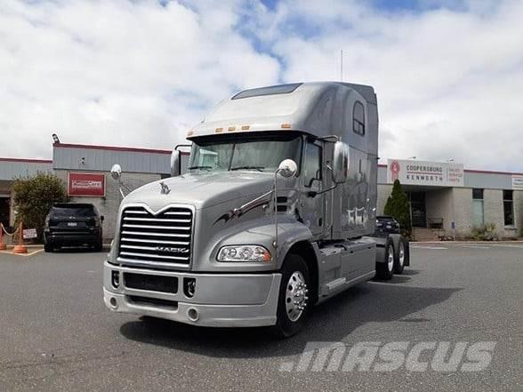 Mack PINNACLE CXU613 Tracteur routier