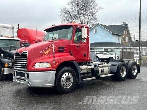 Mack PINNACLE CXU613 Tracteur routier