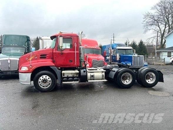 Mack PINNACLE CXU613 Tracteur routier
