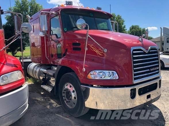Mack PINNACLE CXU613 Tracteur routier
