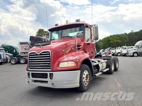Mack PINNACLE CXU613 Tracteur routier