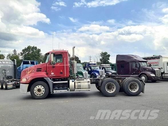 Mack PINNACLE CXU613 Tracteur routier