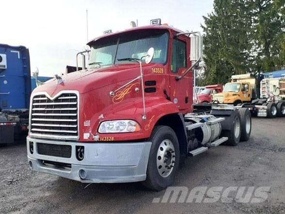 Mack PINNACLE CXU613 Tracteur routier