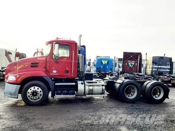 Mack PINNACLE CXU613 Tracteur routier