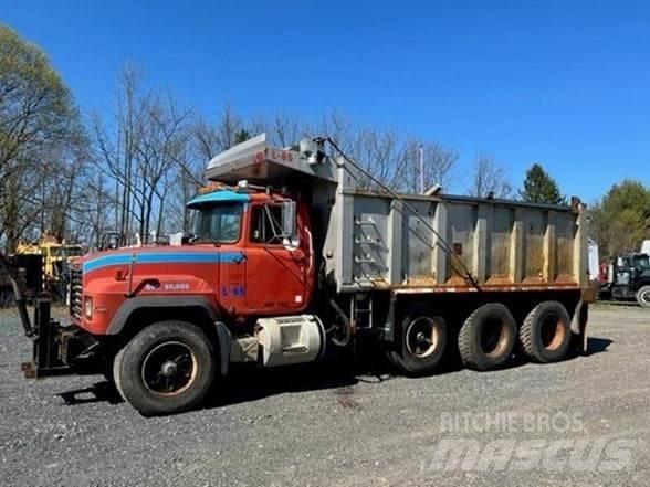 Mack RD688S Camion benne