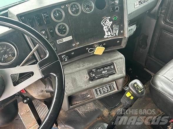 Mack RD688SX Camion benne
