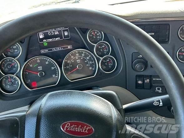 Peterbilt 567 Camion benne
