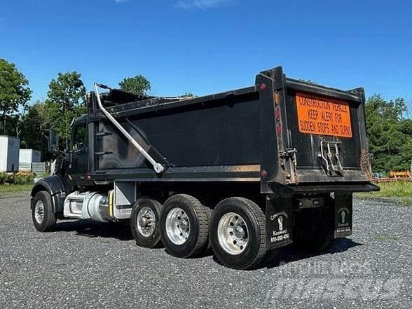 Peterbilt 567 Camion benne