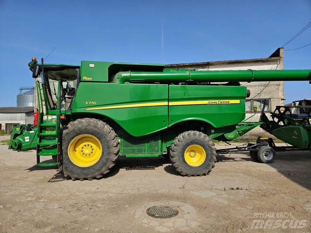 John Deere S770 Moissonneuse batteuse